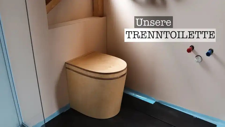 miniaturowa toaleta do domku w stylu tiny house